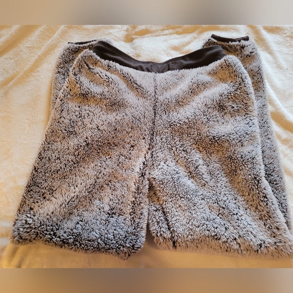 SET- Bluenotes Jacket and Pant lounge set for women. Size xsmall. - Picture 3 of 9